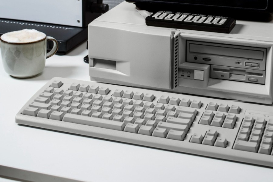 Νέες ταυτότητες: Μπλακ άουτ στην πλατφόρμα – Υπομονή για ραντεβού από το… καλοκαίρι