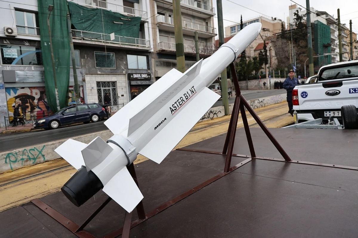 Τα νέα οπλικά συστήματα που παρουσιάστηκαν σήμερα στην παρέλαση – Το αντι-drone σύστημα «Κένταυρος», το «Aster 30» και η τορπίλη «Seahake-4» - Μεγαλειώδης η στρατιωτική παρέλαση στην Αθήνα για την 25η Μαρτίου - Δείτε βίντεο και φωτογραφίες