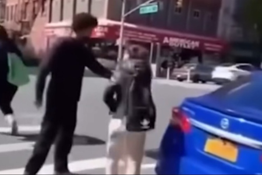 «Αν τον προκαλέσεις, θα αντιδράσει», λέει η μητέρα του 14χρονου που επιτέθηκε στην 15χρονη στη Νέα Υόρκη