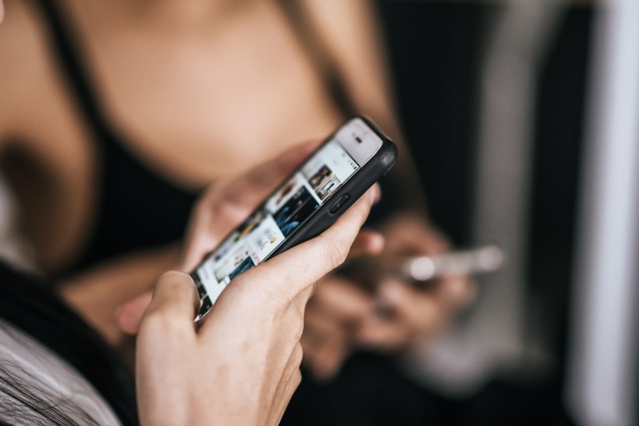 Προς απαγόρευση των μέσων κοινωνικής δικτύωσης για ανηλίκους στην Ευρώπη