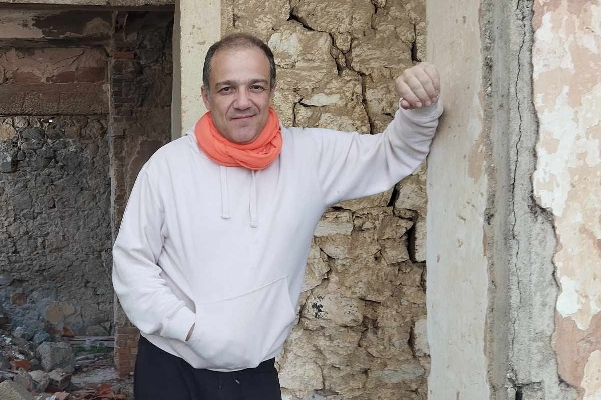 Φώτης Σπύρος: Η πρώτη εμφάνιση on camera μετά την αποκάλυψη για τον καρκίνο (Βίντεο) - «Έφυγαν πολλοί άνθρωπο από δίπλα μου στην περιπέτεια της υγείας μου. Αποδείχθηκαν λίγοι...»