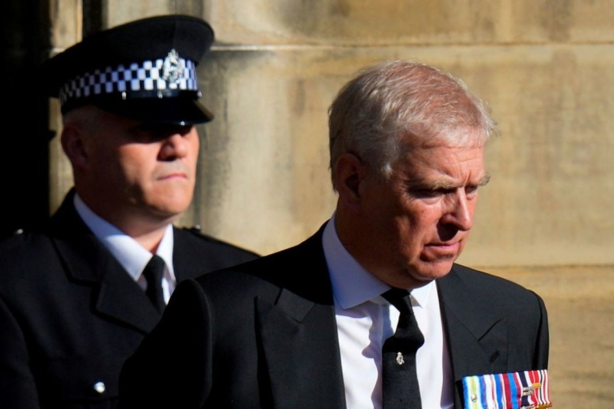 Αντριου Μαουντμπάντεν Ουίνδσορ: Το Παλάτι του απαγόρευσε να κάνει ιππασία στα βασιλικά κτήματα - Το βρετανικό Παλάτι έχει έρθει σε εξαιρετικά δύσκολη θέση μετά τη σύλληψη και την έρευνα σε βάρος του αδελφού του βασιλιά Καρόλου