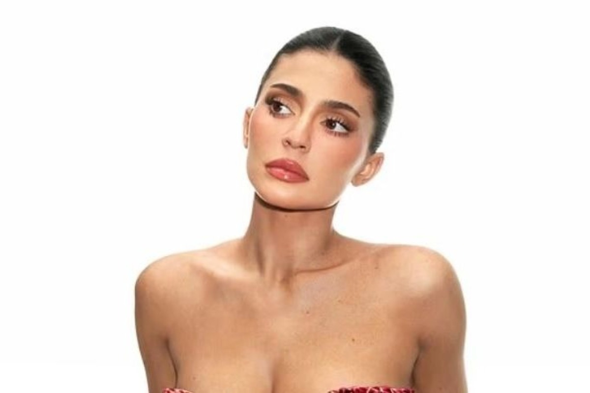 Kylie Jenner: Φόρεσε μπικίνι από ρόδια και τρέλανε τους θαυμαστές της