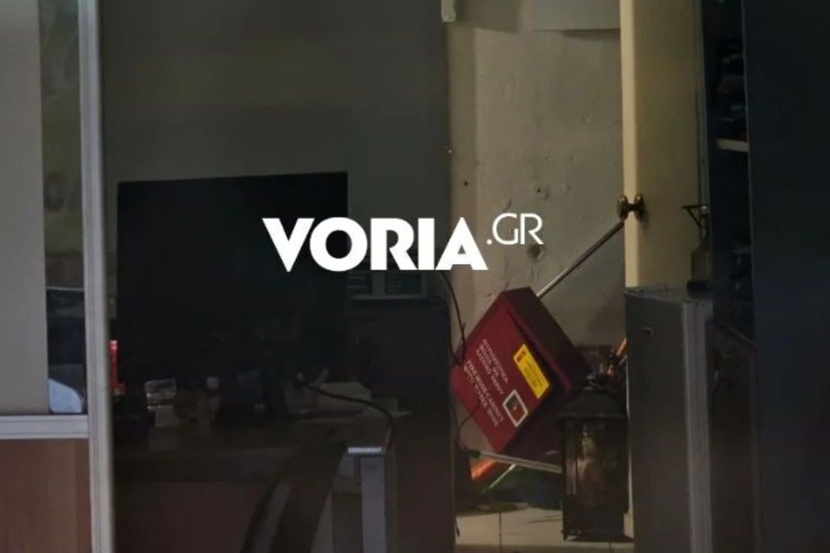 Θεσσαλονίκη: Ένοπλη ληστεία σε ενεχυροδανειστήριο - Έπεσαν πυροβολισμοί - Δύο άγνωστοι εισέβαλαν σε κατάστημα - Ένας εξ αυτών φέρεται να πυροβόλησε κατά λάθος ενώ έσκυβε για να μαζέψει πράγματα