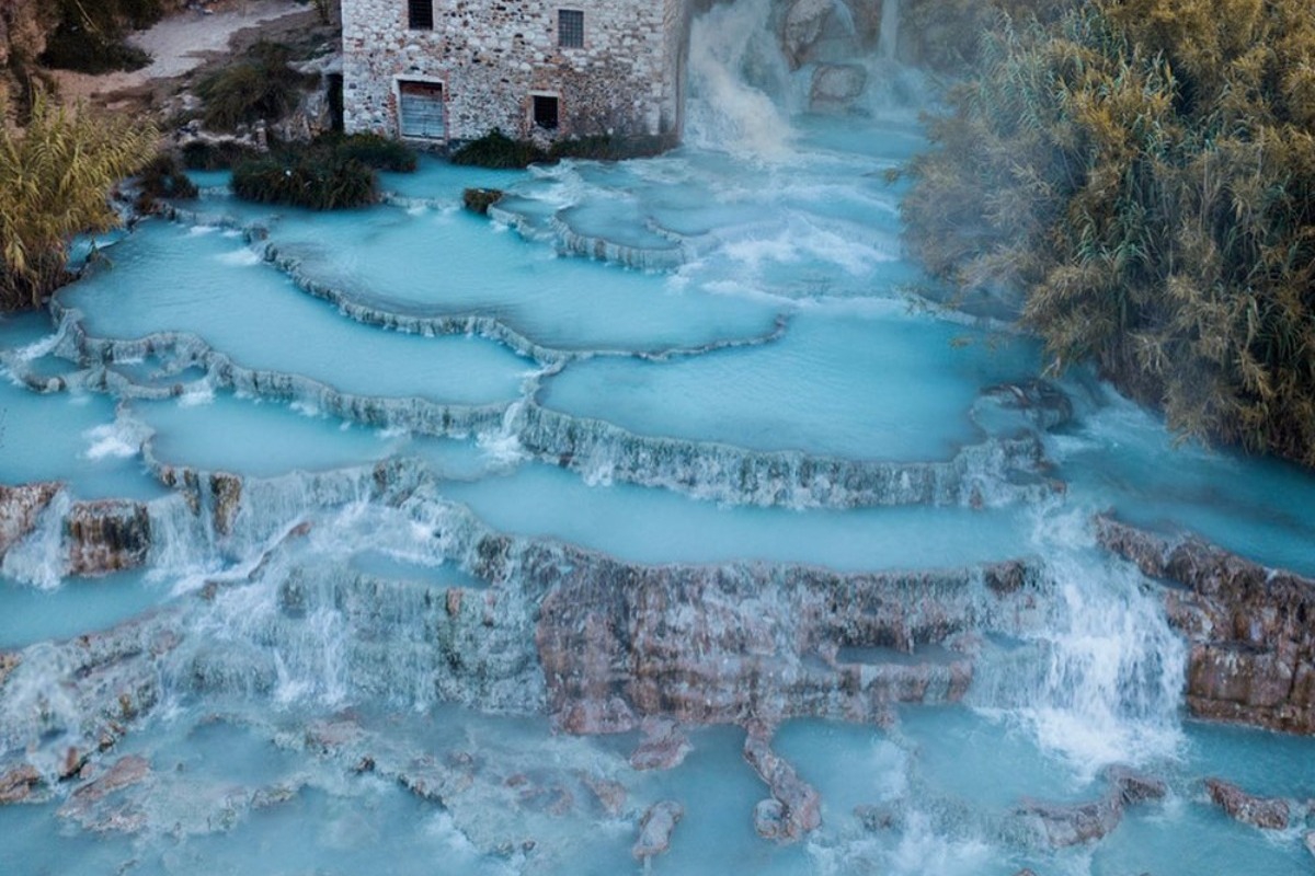 Οι πιο μαγικοί θερμαλιστικοί προορισμοί της Ευρώπης: Τα spa που υπόσχονται αναγέννηση σώματος και πνεύματος