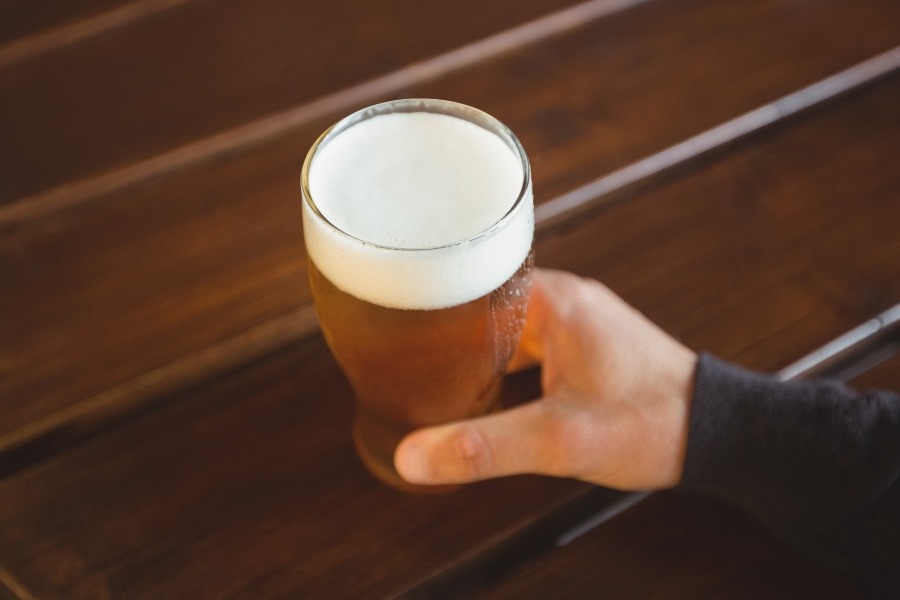 Πήγε για μπύρα στο διάλειμμα, έχασε τη δουλειά του αλλά κέρδισε στο δικαστήριο