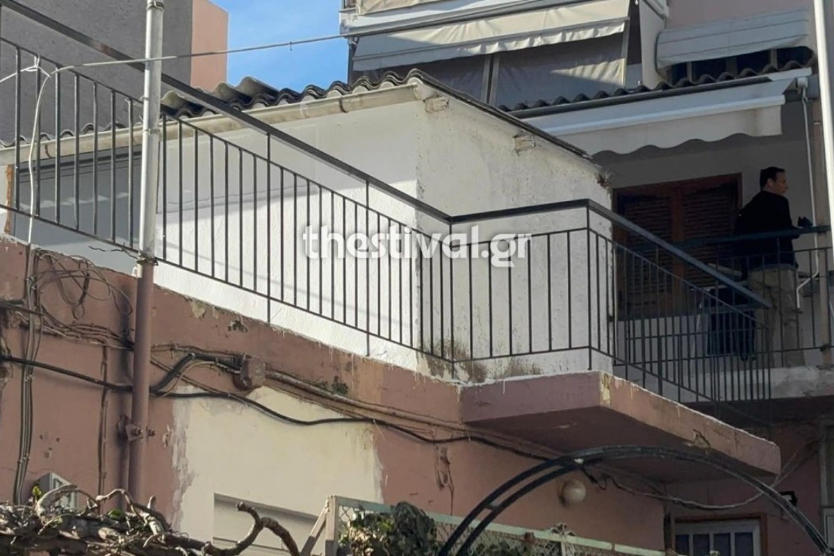 Θεσσαλονίκη: Ημίγυμνη και με ζώνη στον λαιμό βρέθηκε νεκρή η 59χρονη στον Εύοσμο