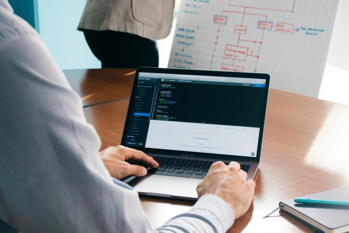 Ελεύθεροι επαγγελματίες: Πώς θα αυξήσουν τη σύνταξή τους - Μέχρι πότε μπορούν οι ελεύθεροι επαγγελματίες να επιλέξουν υψηλότερη σφαλιστική κλάση φέτος - Τι σημαίνει για τις συντάξεις τους