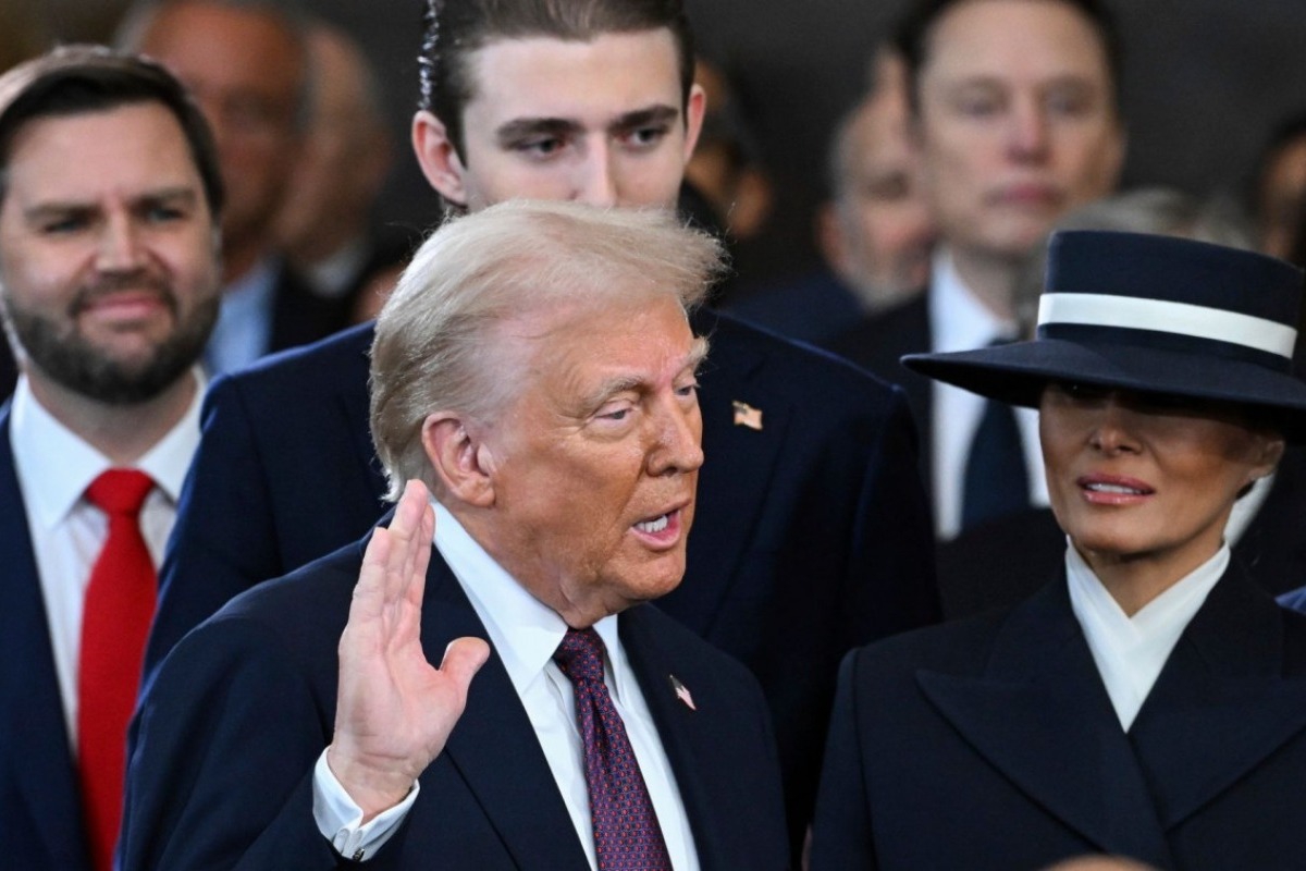 Ένας χρόνος Τραμπ: Τα 25 πράγματα που άλλαξε ο πρόεδρος των ΗΠΑ - Έναν χρόνο μετά την επιστροφή του Ντόναλντ Τραμπ στον Λευκό Οίκο, η εικόνα της Αμερικής και του κόσμου έχει αλλάξει δραματικά. To Politico συνόψισε τι