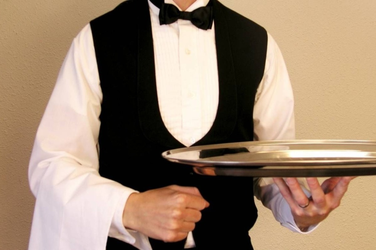 ΑΑΔΕ: Πρόστιμα έως 10.000 ευρώ σε εργαζόμενους εστίασης για αδήλωτα φιλοδωρήματα