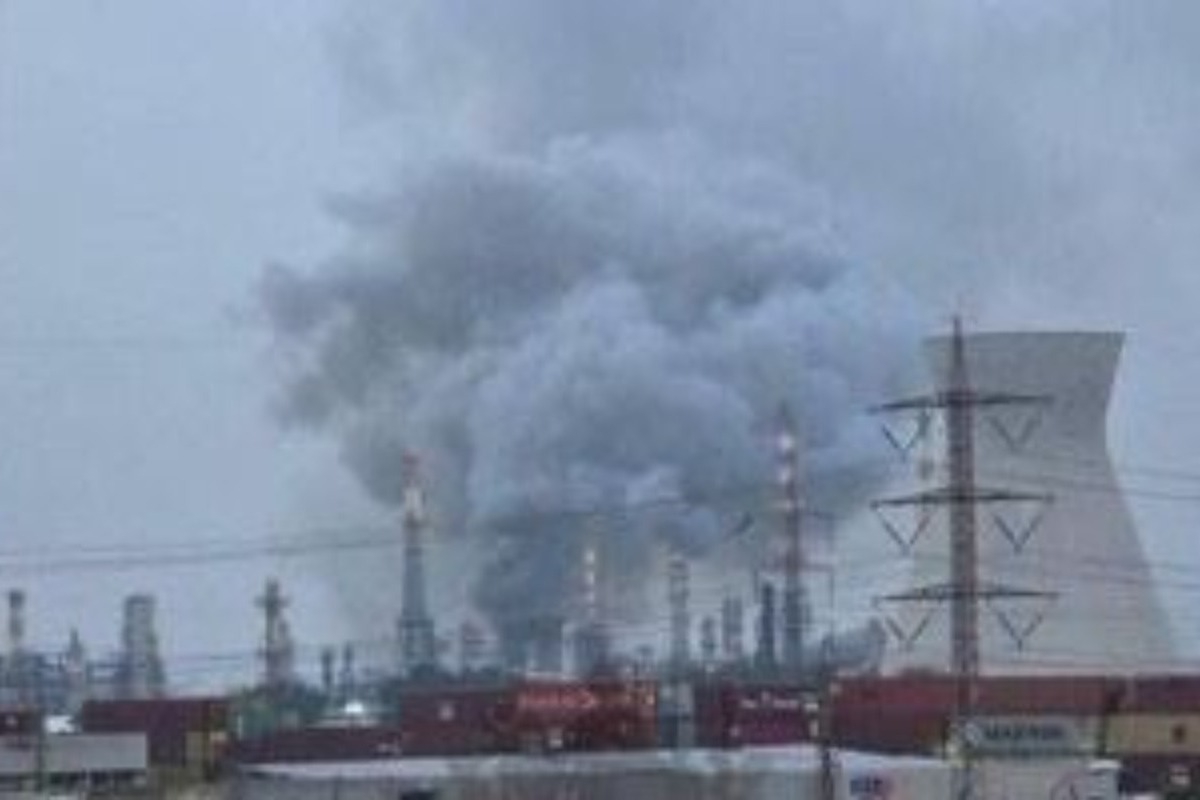 Φωτιά σε διυλιστήριο στη Χάιφα από ιρανική επίθεση