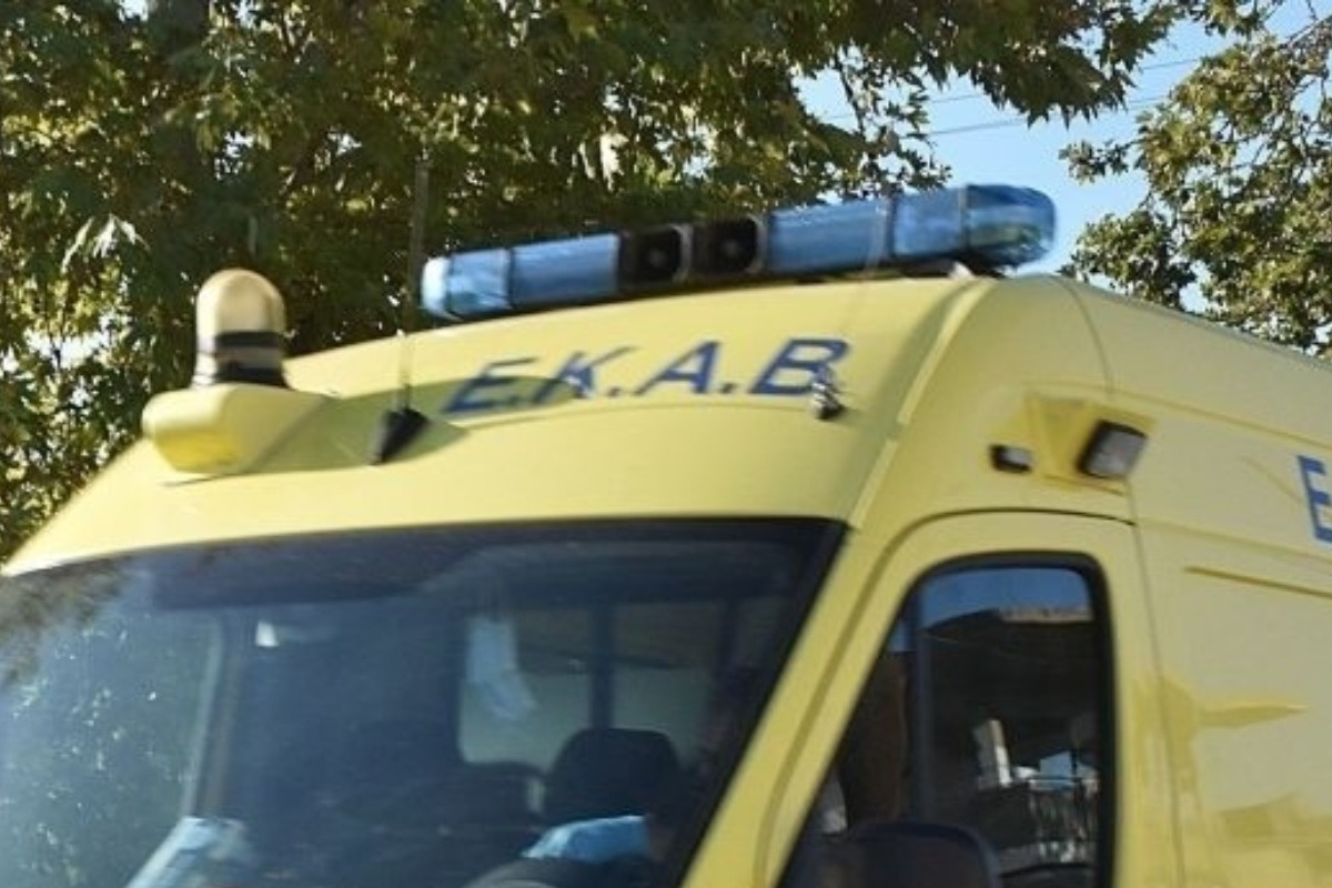 Σοκ στην Κέρκυρα: Ανήλικη έπεσε στο κενό από τη σκηνή του δημοτικού θεάτρου - Μεταφέρθηκε στο νοσοκομείο - Το κενό βρίσκεται δίπλα από την σκηνή και, όπως καταγγέλουν οι γονείς, είχε καλυφθεί απλά με ένα πανί