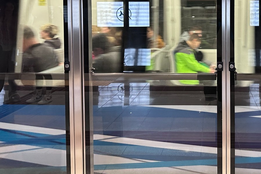 ΜΜΜ: Αυστηροποίηση ποινών αλλά και κίνητρα συμμόρφωσης για όσους κυκλοφορούν χωρίς εισιτήριο