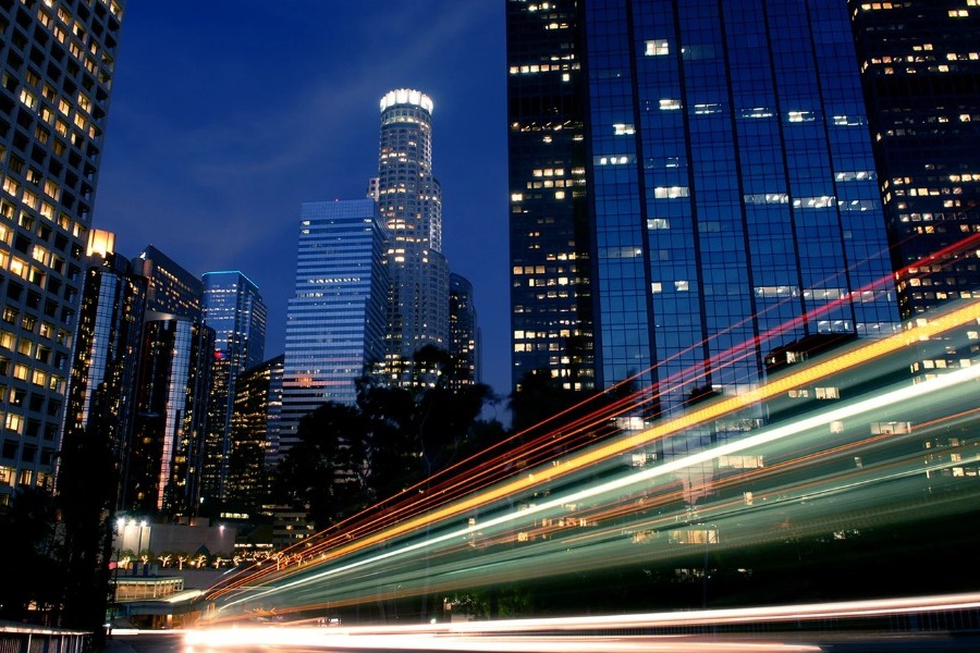 Μία καυτή νύχτα στο πιο αποκλειστικό σeξ κλαμπ του Λος Αντζελες: Πώς γίνεται κανείς μέλος του - Κρυμμένο ανάμεσα στους ελικοειδείς δρόμους των λόφων του Χόλιγουντ, σε μια αυστηρά φυλασσόμενη ιδιοκτησία με θέα που κόβει την ανάσα, λειτουργεί το Sn