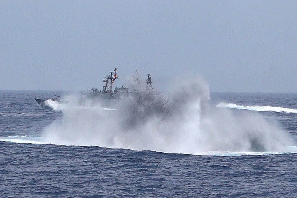 Το Ιράν ετοιμάζει ναυτικές νάρκες για να μπλοκάρει τα Στενά του Ορμούζ - Ο χειρότερος εφιάλτης για την παγκόσμια οικονομία - Στα Στενά του Ορμούζ παραμένουν εγκλωβισμένα περί τα 3.200 τάνκερ - Προειδοποίηση από Τραμπ