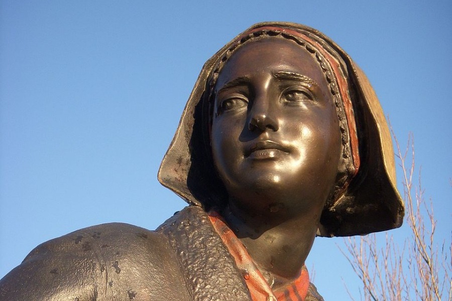 Η γυναίκα που συνελήφθη από την αστυνομία επειδή ήταν όμορφη