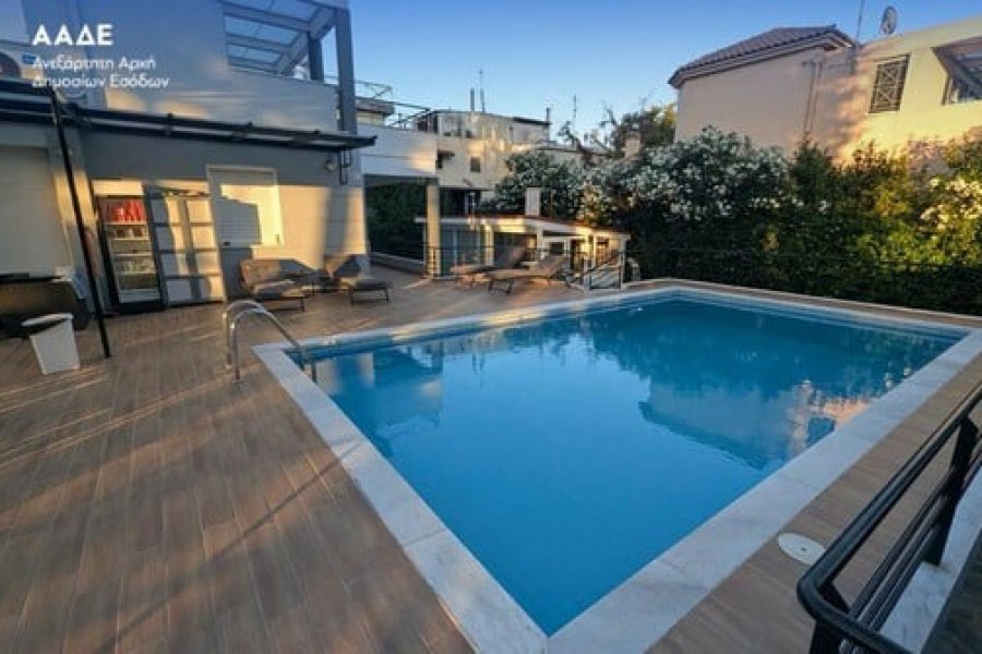 ΑΑΔΕ: Δήλωνε άστεγη και έμενε σε βίλα 280 τ.μ. με πισίνα!