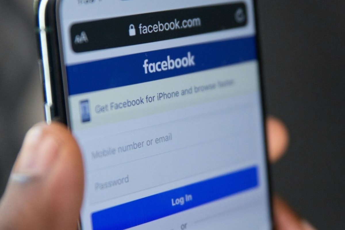 «Έπεσαν» Facebook και Messenger - Προβλήματα και στο Instagram - Δεν «φορτώνουν» οι σελίδες