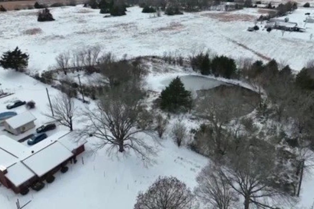 Τέξας: Τρία αδέλφια έχασαν τη ζωή τους, αφού έπεσαν σε παγωμένη λίμνη - «Προσπάθησα να παλέψω για τη ζωή των παιδιών μου. Τα έβλεπα να πνίγονται και δεν μπορούσα να τα βοηθήσω», δήλωσε η μητέρα των τριών αγοριών
