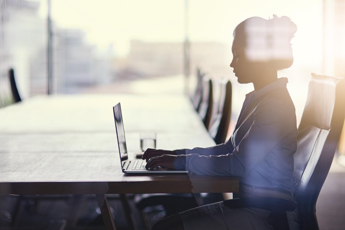 AI στη δουλειά: Γιατί η Τεχνητή Νοημοσύνη απειλεί την εμπιστοσύνη στον εαυτό μας