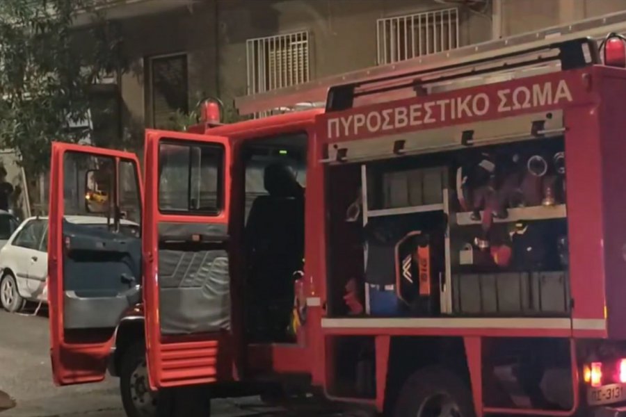 Αναστάτωση στο Παγκράτι από φωτιά σε υπόγειο διαμέρισμα – Αναφορές για έκρηξη πριν ξεσπάσουν οι φλόγες - Μεγάλη κινητοποίηση της Πυροσβεστικής