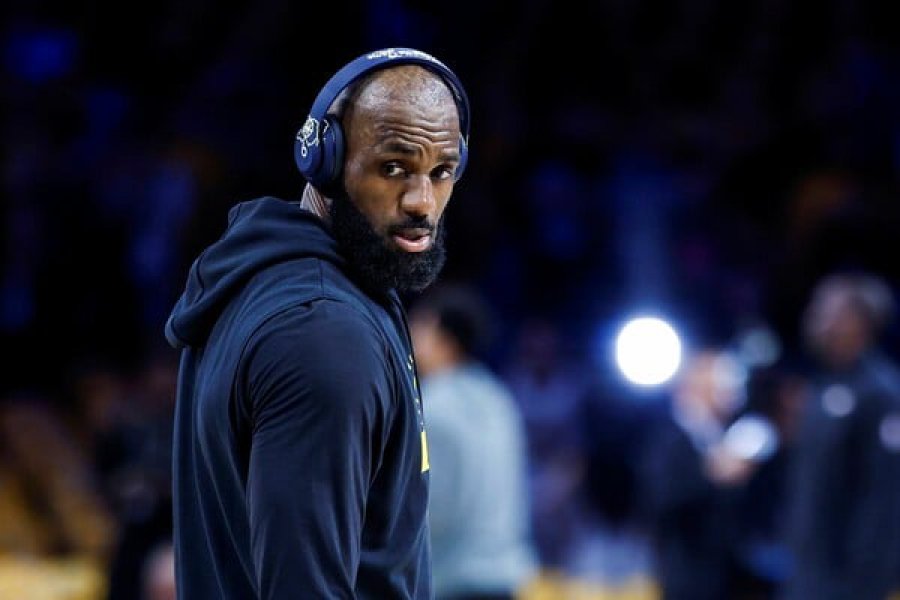 Ανατροπή στο NBA: Ο ΛεΜπρόν Τζέιμς υπογράφει με τη Φιλαδέλφεια