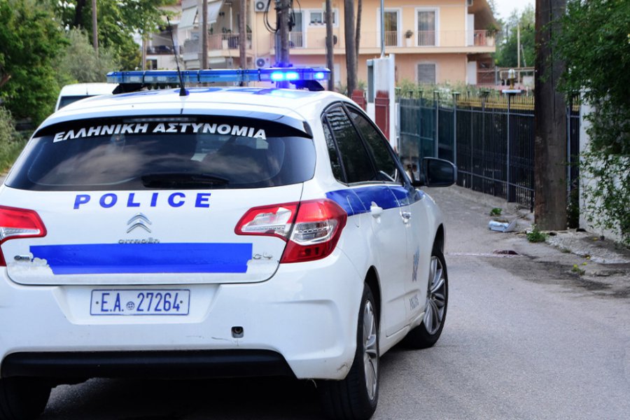 Aπάτη-μαμούθ σε βάρος 78χρονης στην Κηφισιά: «Μαϊμού» υπάλληλοι ΔΕΔΔΗΕ της άρπαξαν 100.000 ευρώ - Οι δράστες επικοινώνησαν με την 78χρονη και, προσποιούμενοι υπαλλήλους του ΔΕΔΔΗΕ, κατάφεραν να την πείσουν να συγκεντρώσει χρήματα και κοσμήματα και 