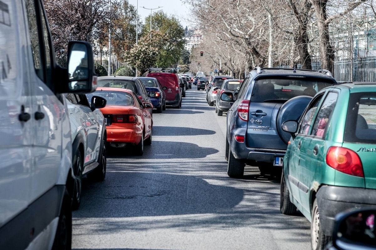 Απίστευτη απάτη στη Θεσσαλονίκη: Δείτε πως ένας 38χρονος έβγαζε χρήματα από τις θέσεις πάρκινγκ - 38χρονος έβαλε πλαστά QR Code σε σημεία ελεγχόμενης στάθμευσης και έπαιρνε τα χρήματα