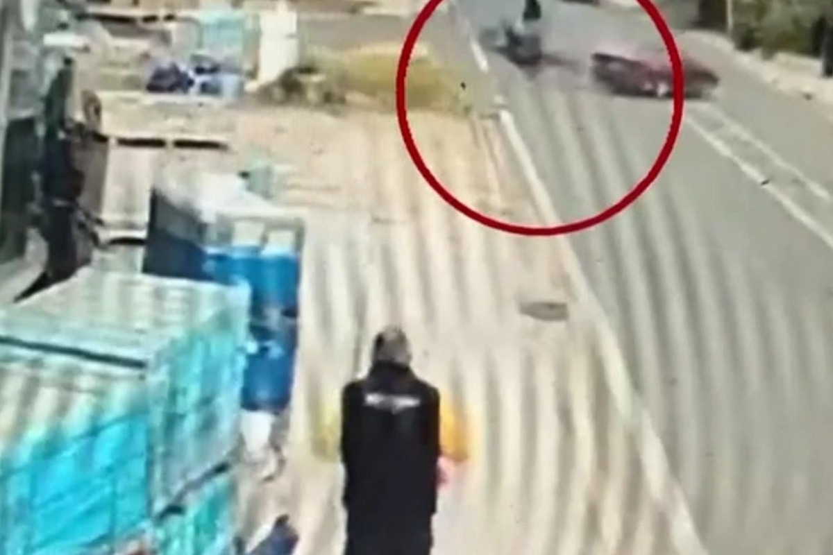 «Λιποθύμησα κατευθείαν, εκείνος έβαλε πρώτη και έφυγε» λέει ο 18χρονος για το τροχαίο στην Αρτέμιδα ‑ Υποχρεωτική πορεία δεξιά αγνόησε ο οδηγός του ΙΧ