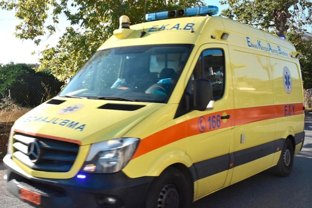 7χρονος νοσηλεύεται διασωληνωμένος στο ΑΧΕΠΑ μετά από σοβαρό ατύχημα σε πάρκο στη Βέροια - Το παιδί τραυματίστηκε στο κεφάλι ενώ υπέστη και ρήξη σπλήνας - Στήθηκε «γέφυρα σωτηρίας» για τη μεταφορά του στη Θεσσαλονίκη