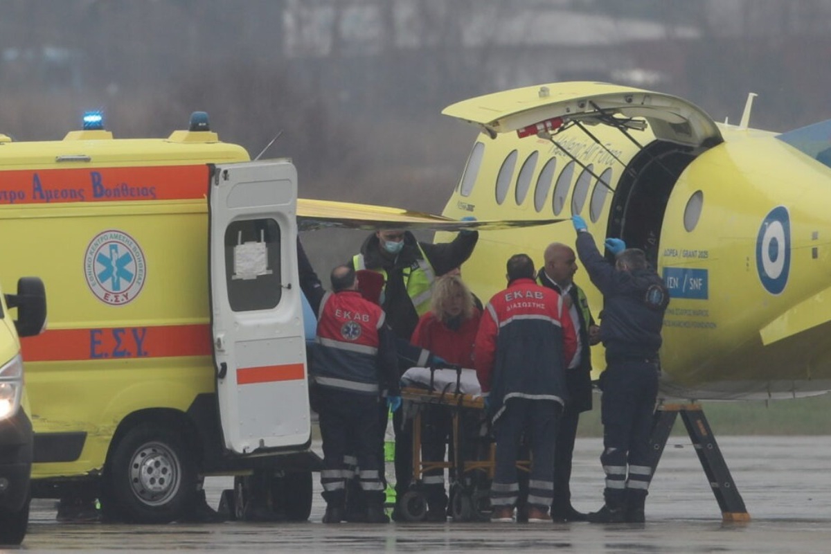 Προσγειώθηκαν στη Θεσσαλονίκη οι 2 τραυματίες – Το απόγευμα ο επαναπατρισμός των σορών - Φίλαθλοι του ΠΑΟΚ, συγγενείς και φίλοι θα συνοδεύσουν τις σορούς από το αεροδρόμιο έως την Τούμπα