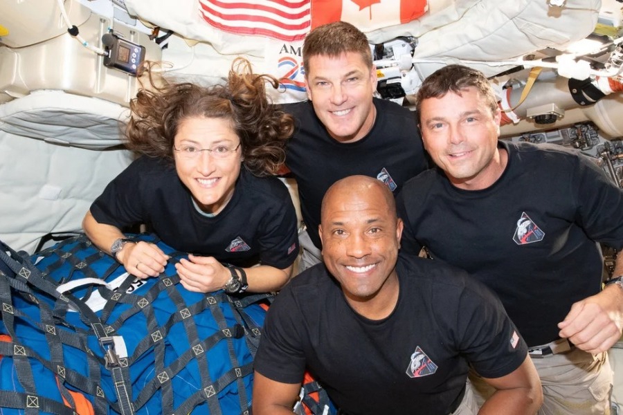 Αντιμέτωποι με θερμοκρασία 3.000°C οι αστροναύτες που επιστρέφουν από τη Σελήνη στη Γη - Ειδικός εξηγεί πώς θα επιβιώσουν