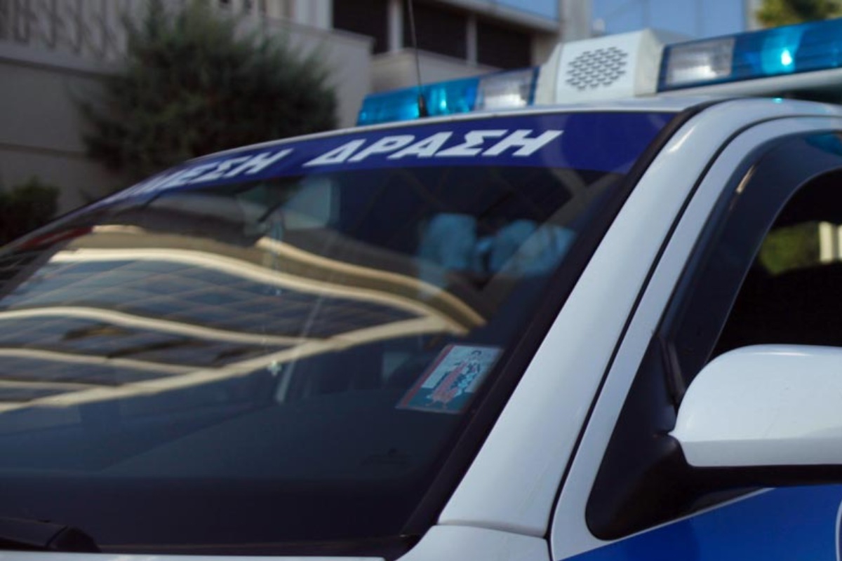 Ήρωας αστυνομικός στα Γιαννιτσά: Έσωσε δύο αδέλφια από φλεγόμενο διαμέρισμα