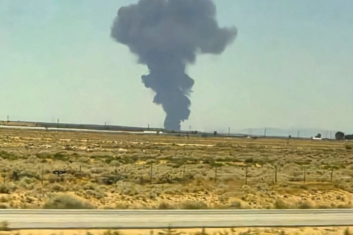 Συντριβή βομβαρδιστικού B-52 στην Καλιφόρνια: Η μεγαλύτερη αεροπορική τραγωδία από το 1982 - 8 νεκροί - Το B-52 Stratofortress εκτελούσε προγραμματισμένη δοκιμαστική πτήση όταν κατέπεσε