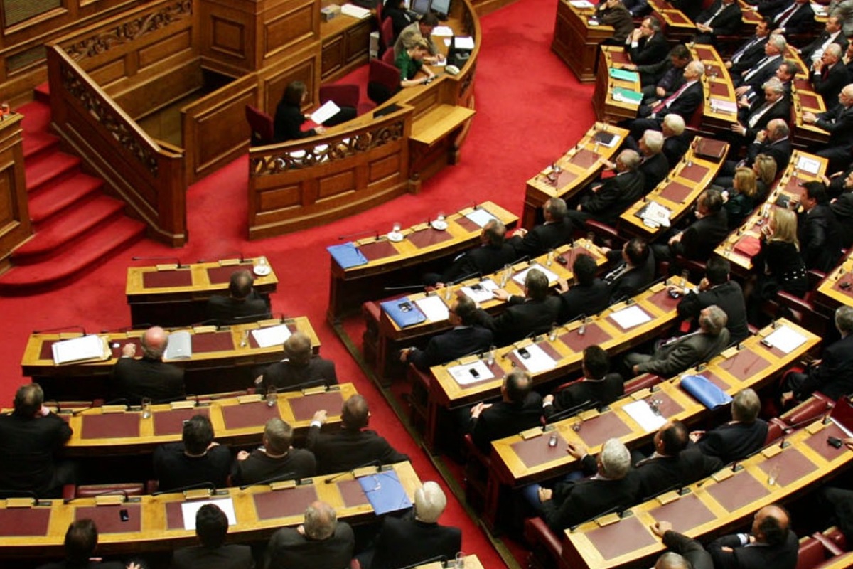 Nέο νομοσχέδιο ‑ Επίδομα 150 ευρώ ανά παιδί, 72 δόσεις και επιστροφή ενοικίου