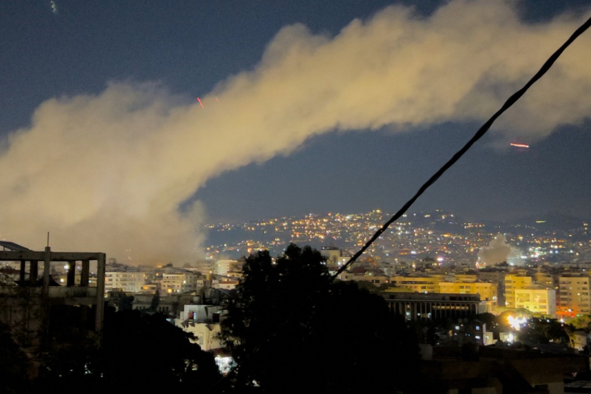 Φλέγεται η Μέση Ανατολή - Μπαίνει στον πόλεμο και η Χεζμπολάχ - Ο ισραηλινός στρατός κάλεσε τους κατοίκους περίπου πενήντα χωριών σε όλο τον Λίβανο να απομακρυνθούν «τουλάχιστον 1.000 μέτρα» από κάθε πολυκατοικία ε