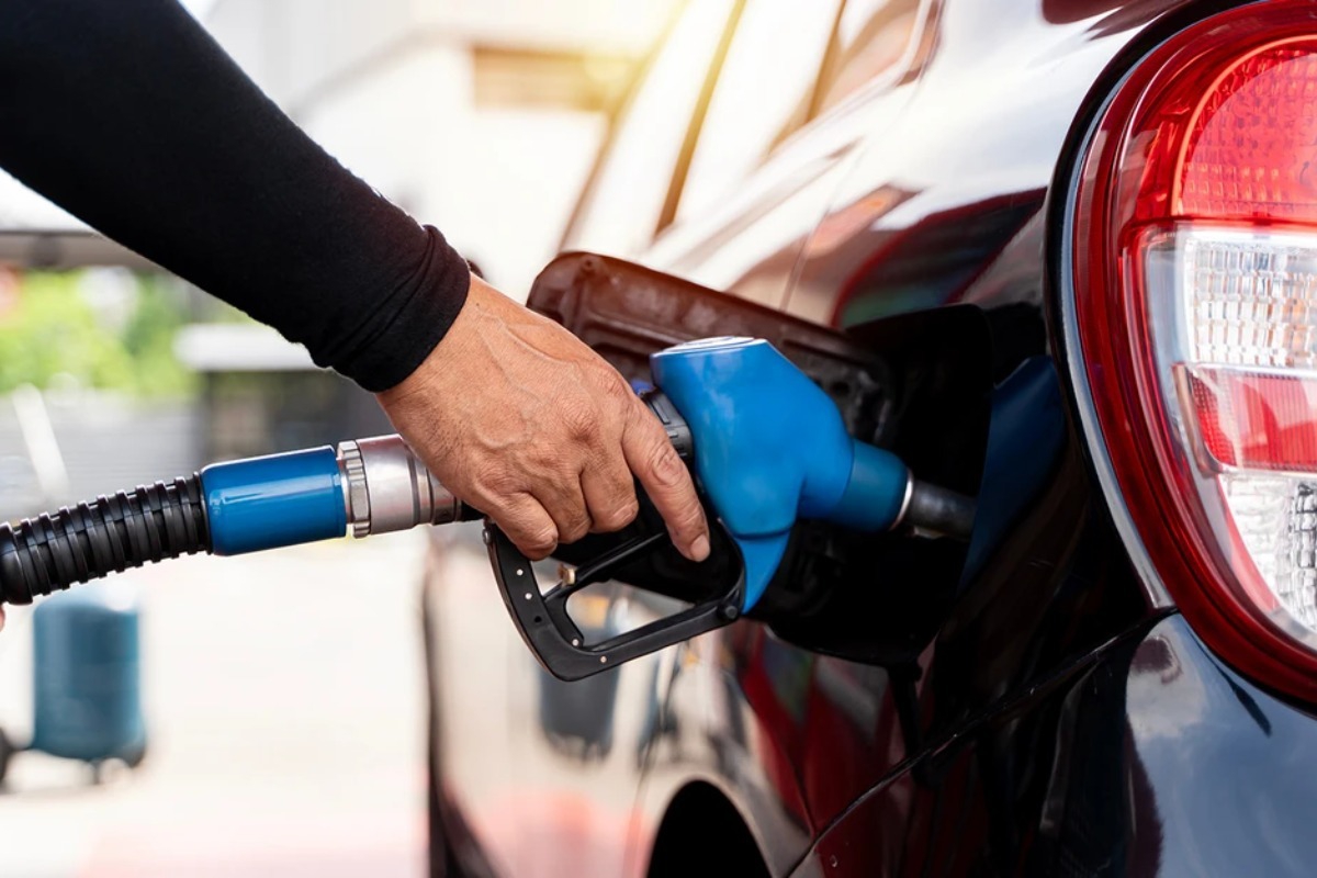 «Τουρισμός καυσίμων»: Ευρωπαίοι οδηγοί σε απόγνωση διασχίζουν σύνορα χωρών για να βάλουν βενζίνη - Στην Ολλανδία, η μέση τιμή της απλής βενζίνης ξεπερνά τα 2,17 ευρώ - Δείτε τα βίντεο