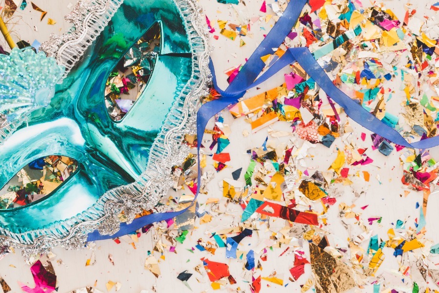 Πότε «ανοίγει» το Τριώδιο 2026 και πότε «πέφτει» Κυριακή της Αποκριάς