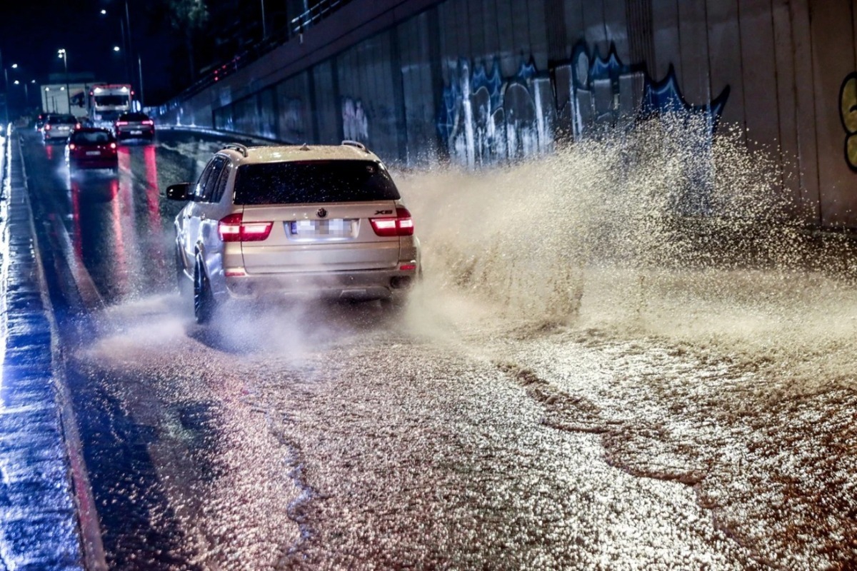 Νέο έκτακτο δελτίο ΕΜΥ: Ισχυρές βροχές, καταιγίδες και άνεμοι έως 9 μποφόρ – Ποιες περιοχές θα χτυπήσει η κακοκαιρία - Τα ισχυρά φαινόμενα σε πολλές περιοχές θα συνοδεύονται πιθανώς από τοπικές χαλαζοπτώσεις