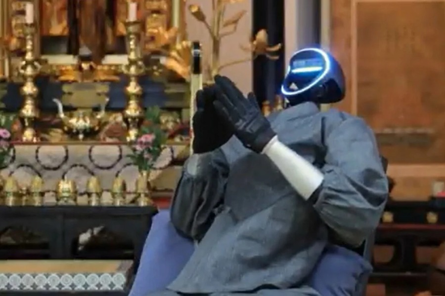 Ιαπωνία: Παρουσίασε τον Buddharoid, το ρομπότ‑μοναχό με AI που απαντά σε υπαρξιακά ερωτήματα