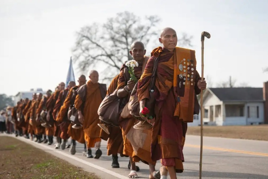 Σρι Λάνκα: Χειροπέδες σε 22 βουδιστές μοναχούς για μεταφορά 110 κιλών ισχυρού είδους κάνναβης