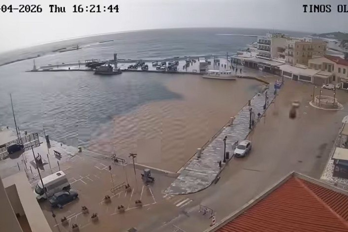 Τήνος: Η θάλασσα έγινε καφέ μέσα σε πέντε λεπτά ‑ Εντυπωσιακό time‑lapse