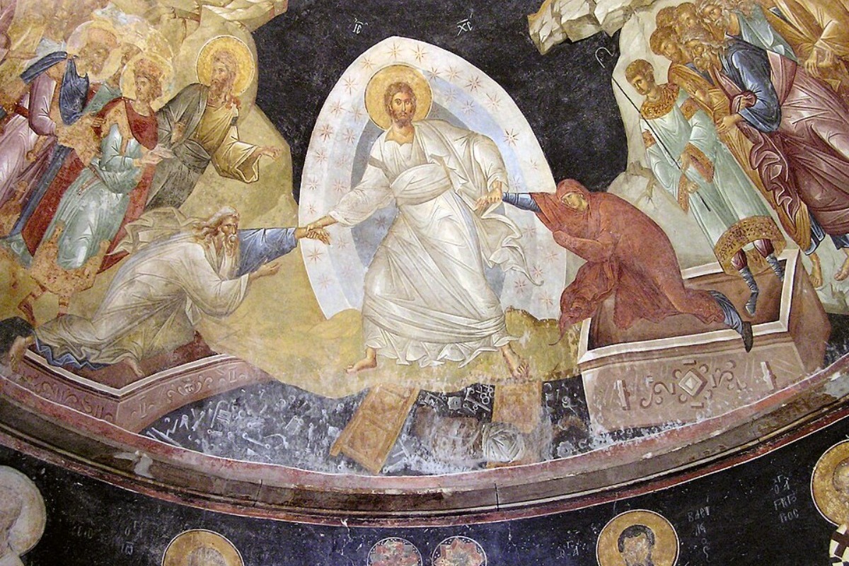 Η «Δεύτερη Ανάσταση» και το Φιλί της Αγάπης: Η ημέρα που στην παλιά Ελλάδα σταματούσαν ακόμα και οι βεντέτες