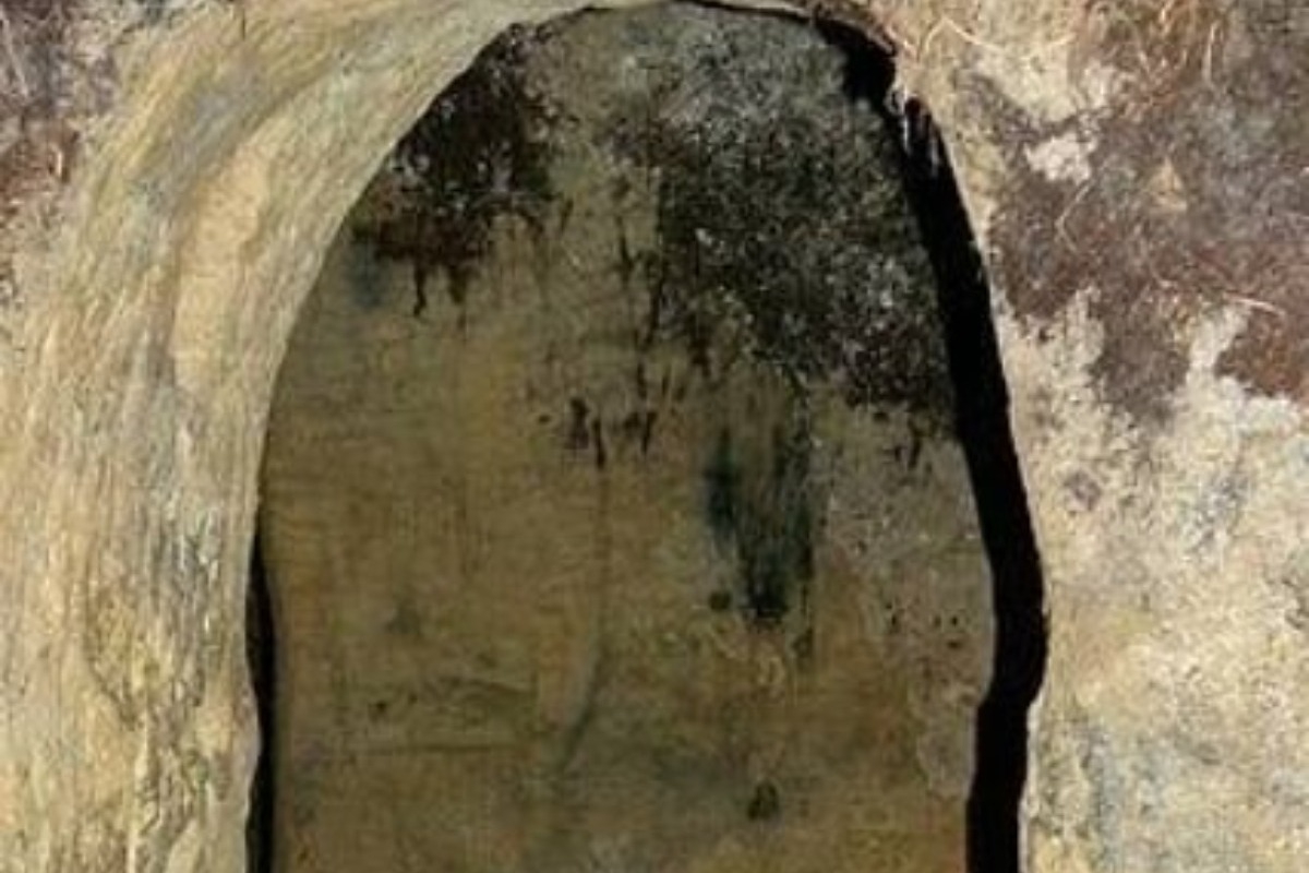 Σφραγισμένη για αιώνες: Η μεσαιωνική σήραγγα που κανείς δεν μπορεί να εξηγήσει - Κλειστή εδώ και εκατοντάδες χρόνια κάτω από τη Γερμανία, ξανανοίγει ένα μυστήριο που αντιστέκεται στον χρόνο