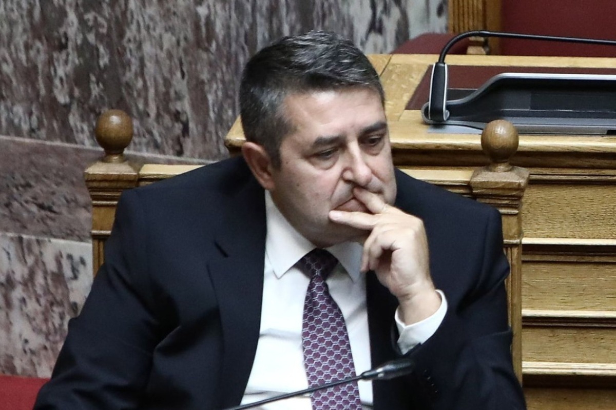 Το ιατρικό ανακοινωθέν του Ευαγγελισμού για τον Μυλωνάκη - Τι αναφέρει το νοσοκομείο για τον υφυπουργό παρά τω Πρωθυπουργώ που υπέστη εγκεφαλικό ανεύρυσμα.