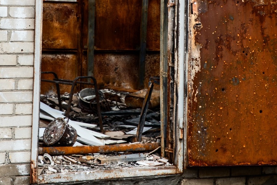 Μυστήριο με το νεκρό ζευγάρι ηλικιωμένων στα Ψαχνά Ευβοίας: Βρέθηκε δοχείο με καύσιμο κοντά στις σορούς τους