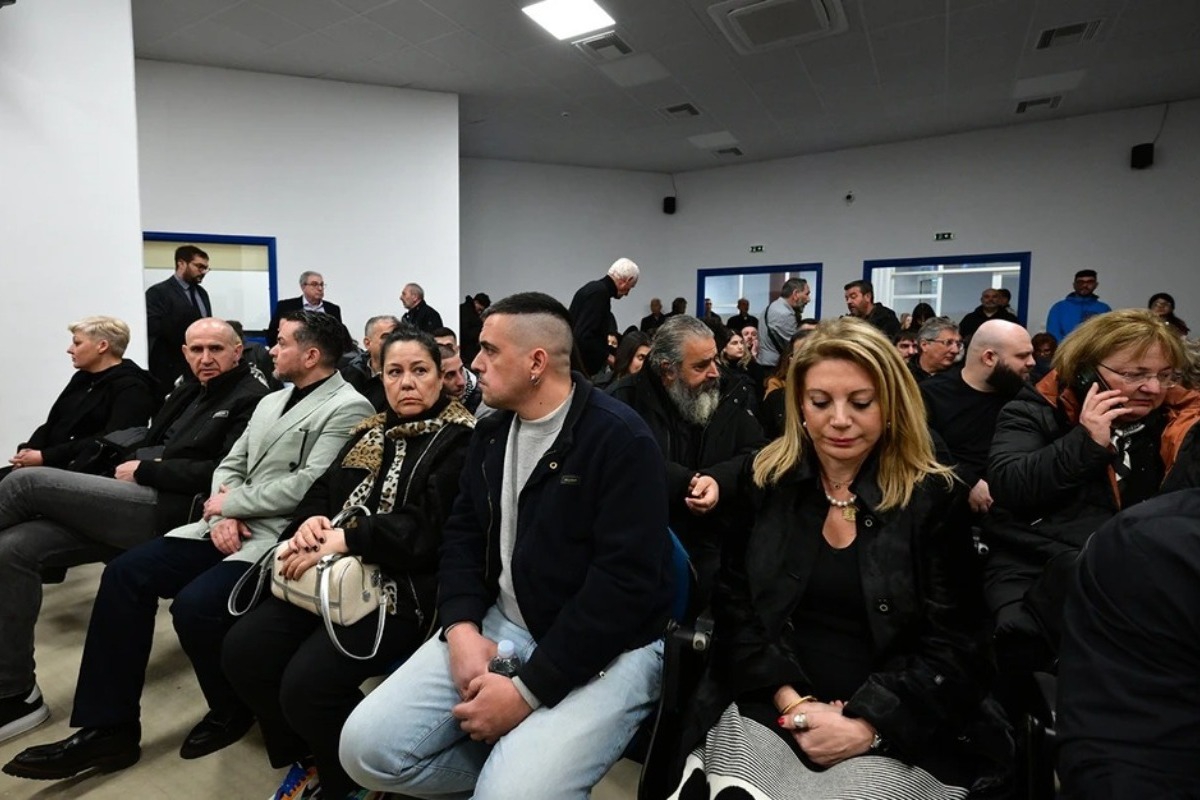 Καρυστιανού δίκη Τεμπών: «Ντροπή και απαξίωση το δικαστήριο – Είμαστε σαν σαρδέλες»