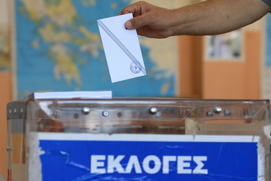 Δημοσκόπηση Interview: Πόσοι θα ψήφιζαν Ντε Γκρες, τον γιο του τέως βασιλιά της Ελλάδας - Πρώτη η ΝΔ με 17,9 μονάδες από τον δεύτερο