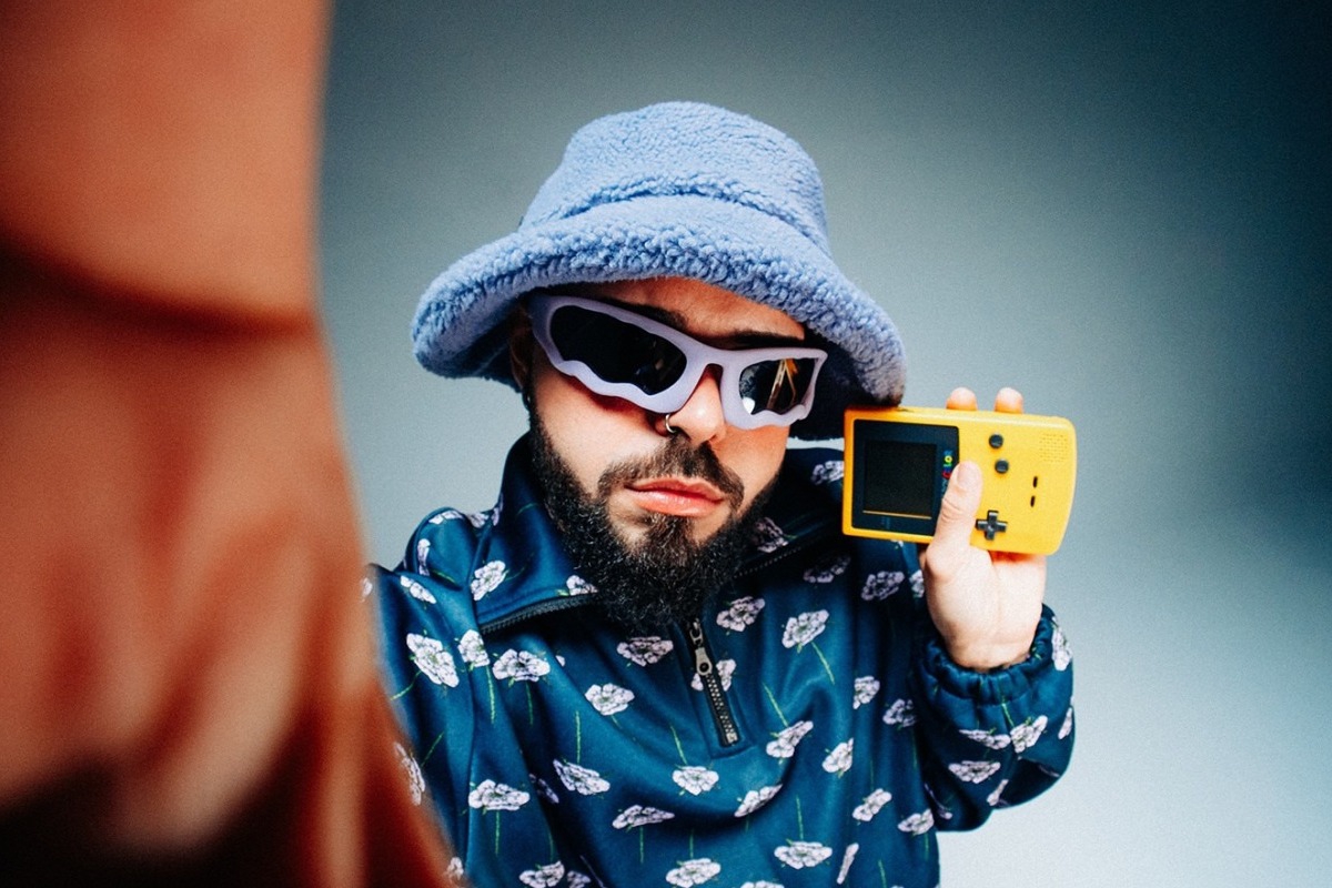 Σαρώνει το «Ferto» - Έγινε διασκευή από Εσθονό ράπερ και ο Akylas «αντέδρασε»