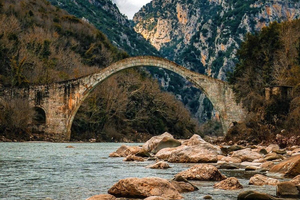 Αν δεν αντέχεις τον καύσωνα, αυτός είναι ο ελληνικός προορισμός που πρέπει να βάλεις στη λίστα - Τον λατρεύουν οι celebrities